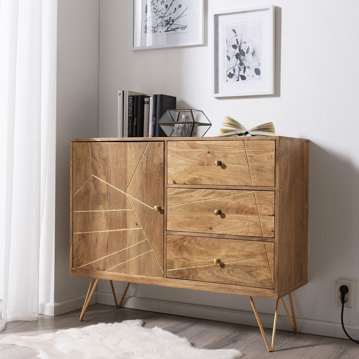 Kommode Scan von Gutmann Factory aus braunem Holz in einem modernen Design
