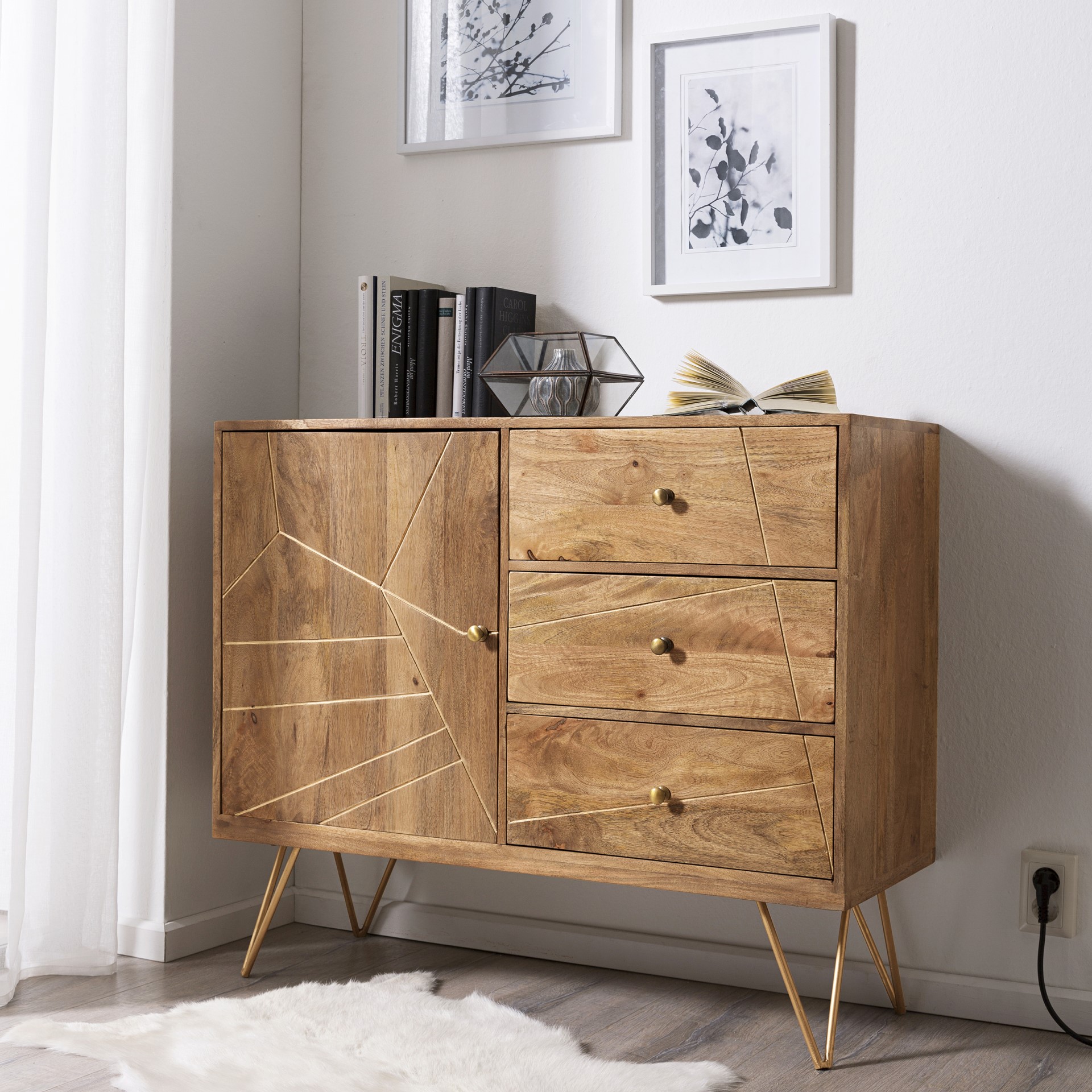 Kommode Scan von Gutmann Factory aus braunem Holz in einem modernen Design