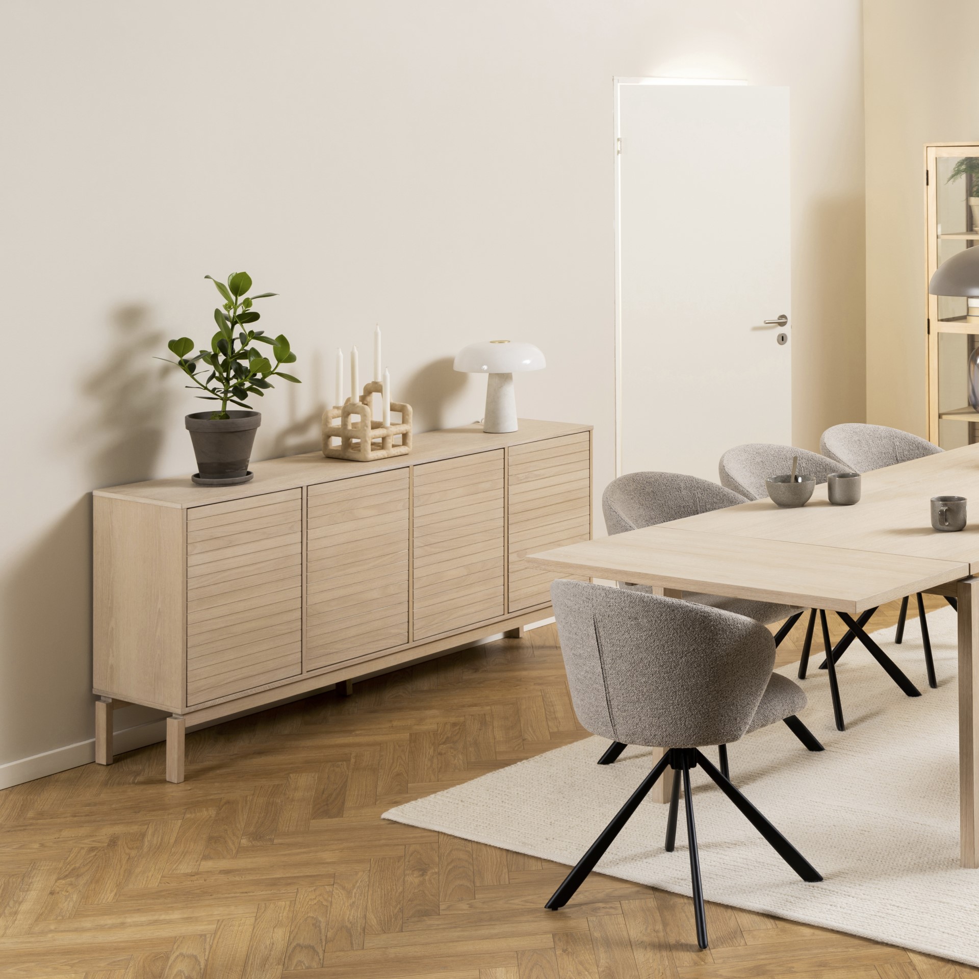Sideboard Linley aus dem Hause DAHEIM aus braunem Holz in einem skandinavischen Design
