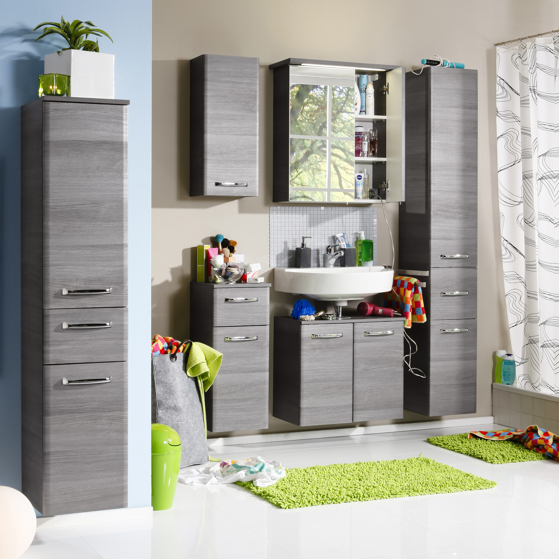 schicke Badezimmer-Serie Quick 328 von Pelipal, bestehend unter anderem aus dem Waschbeckenunterschrank Quick 328