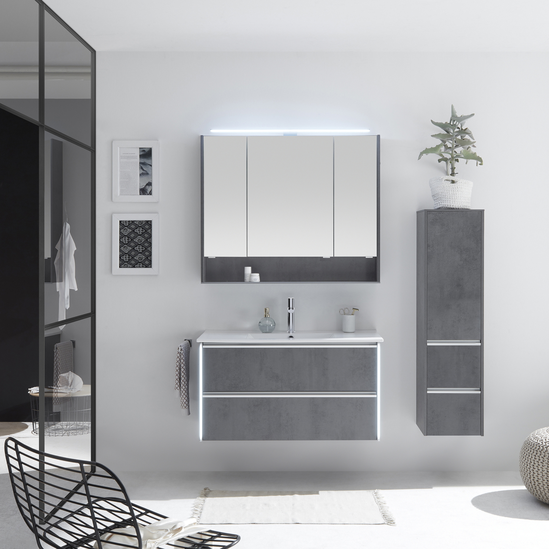 moderne Badezimmer-Serie PE 6040 von Pelipal, bestehend unter anderem aus der Waschtischkombination PE 6040