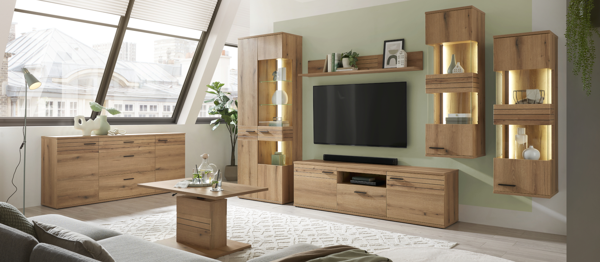 Wohnzimmer Möbel Serie Tempe von set one by Musterring in Eichendekor mit Lamellen im Eichenlook und Glasausschnitten