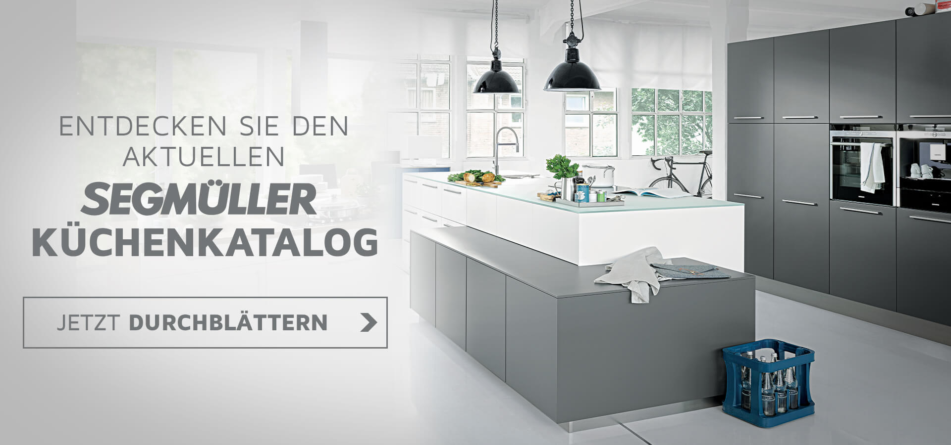 Teaserbild: graue moderne Küche mit Hinweis auf den Segmüller Küchenkatalog