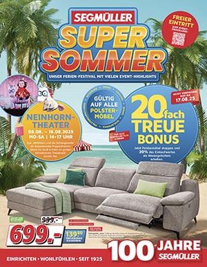 Titel des SEGMÜLLER Super Sommer-Prospekts mit grauem Ecksofa und sommerlichem Strand-Layouts.