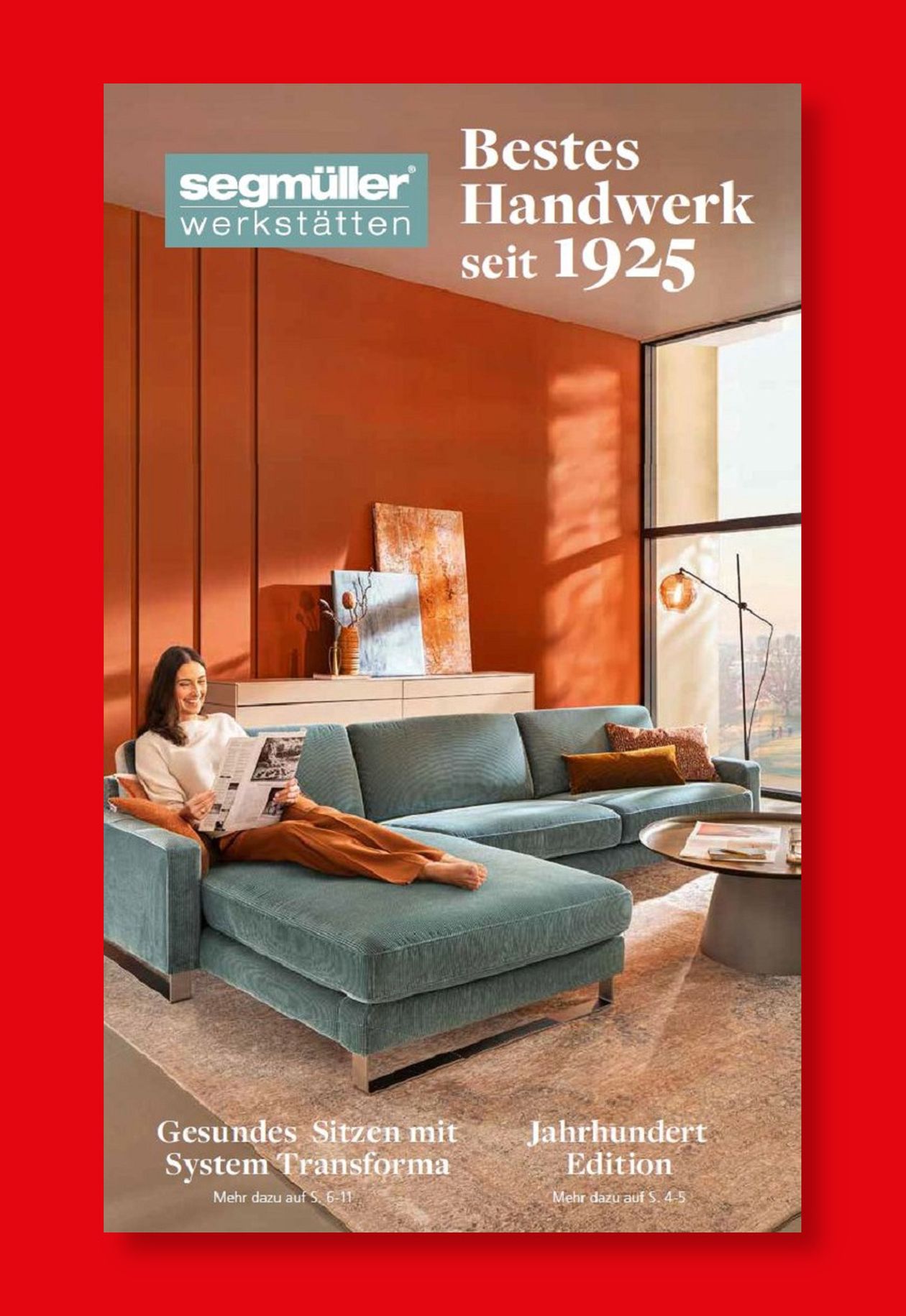 Werbeprospekt der SEGMÜLLER Werkstätten, das eine Frau auf einem hellblauen Ecksofa zeigt. Text: "Bestes Handwerk seit 1925".