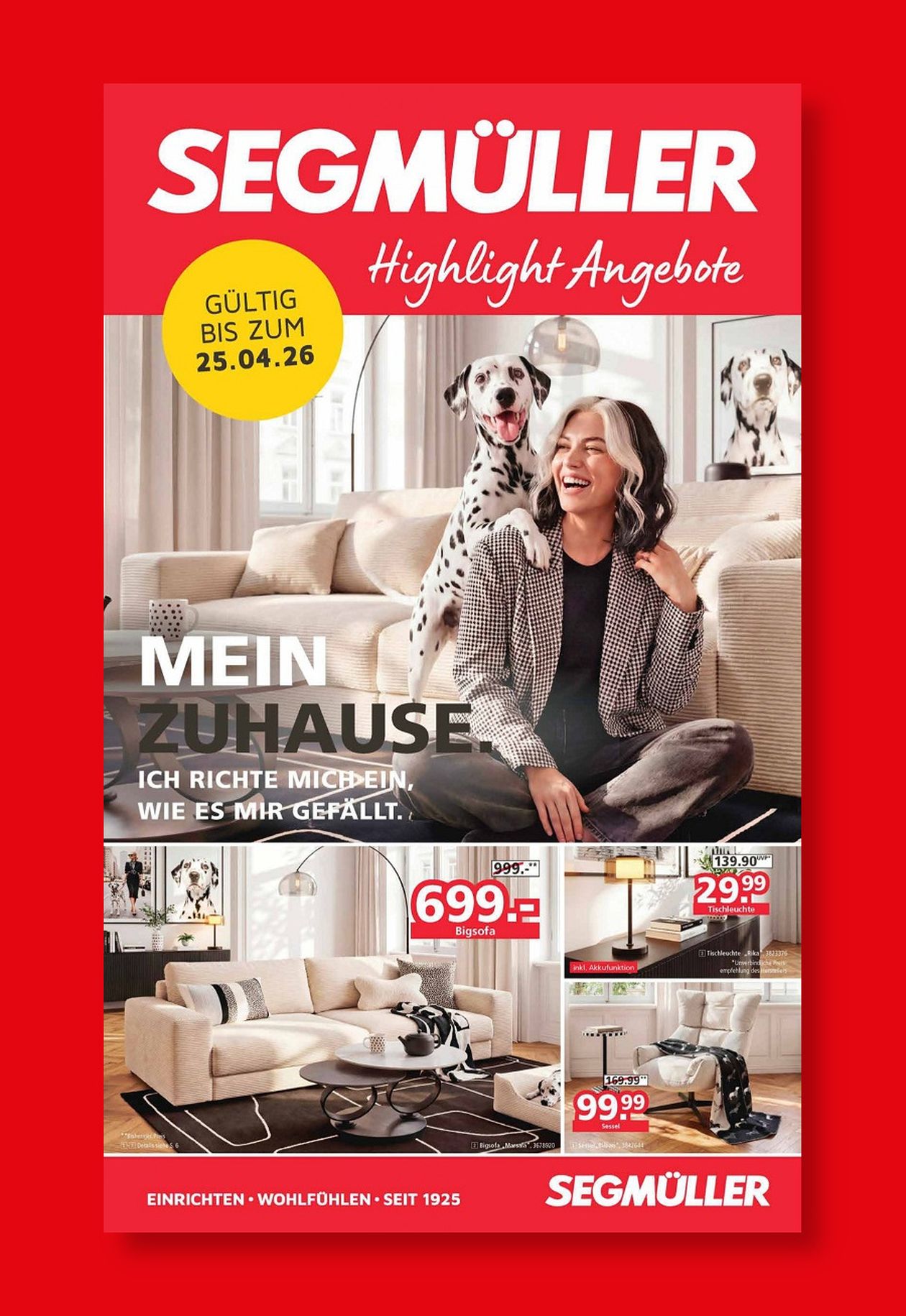 Eine Frau und ein Dalmatiner sitzen auf einem beigen Sofa im Wohnzimmer. Text wirbt für Möbelangebote von Segmüller.
