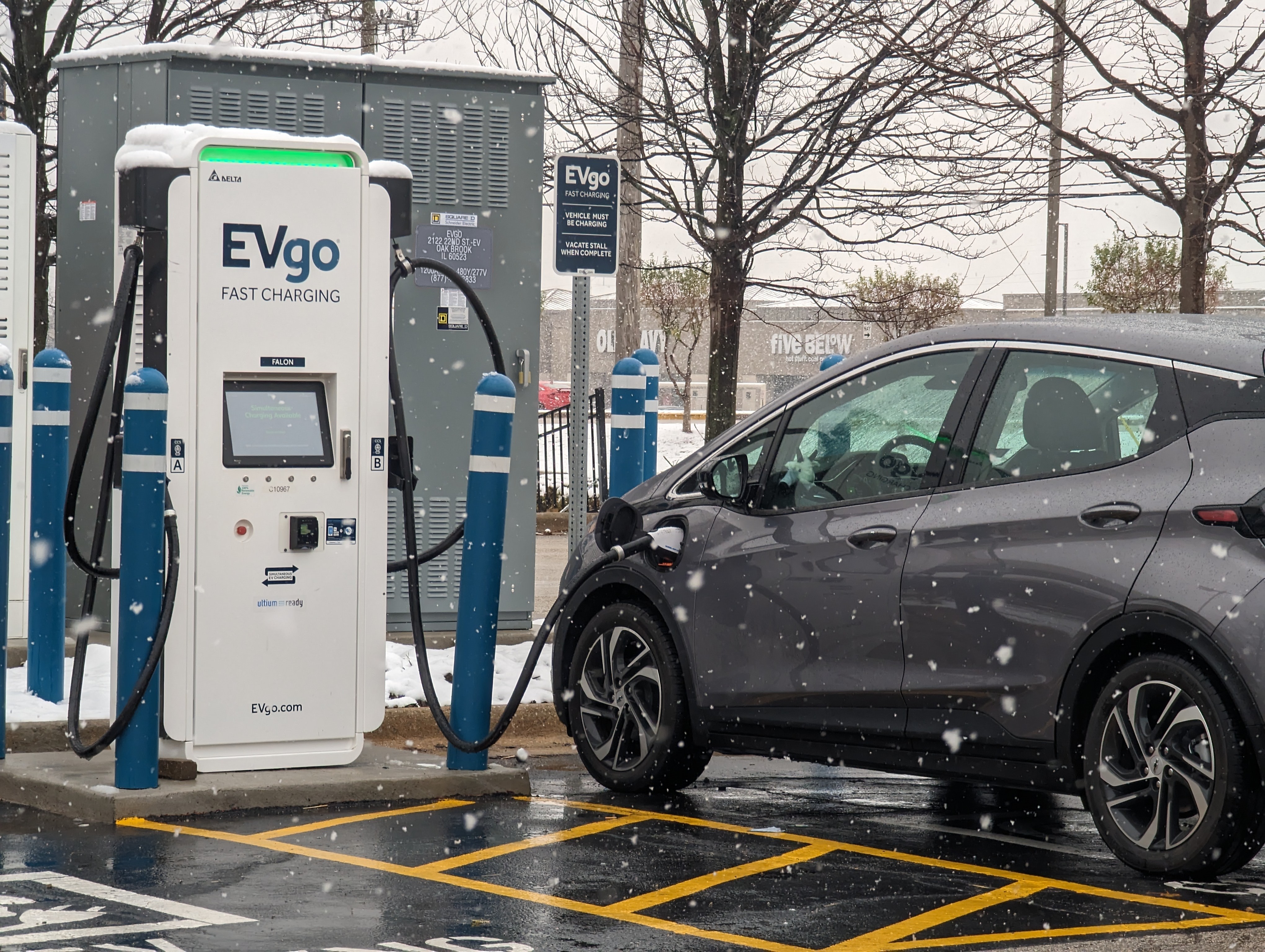 Chilly Charging: 5 Cold Weather Tips for EVs Chilly Charging: 5 Cold Weather Tips for EVs