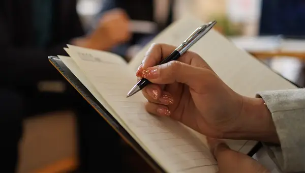 Panduan Menulis Notulensi Rapat Bahasa Inggris yang Profesional