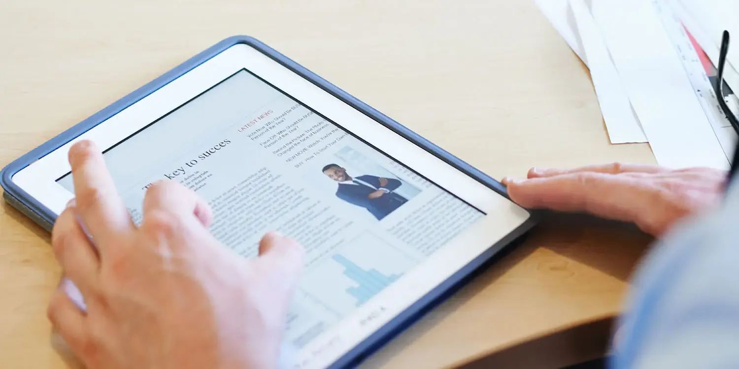 reading news