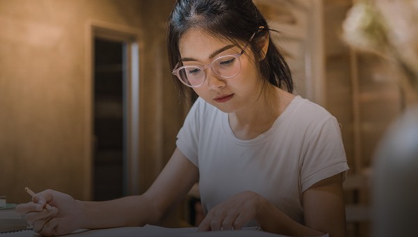 Menguasai Tata Bahasa Inggris: Essential Rules dan Exercises