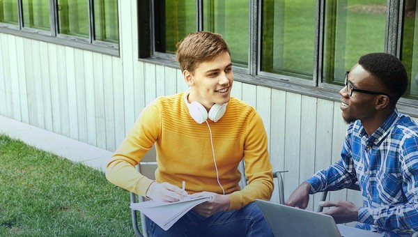 Memahami Kata ‘Guys’ dalam Bahasa Inggris