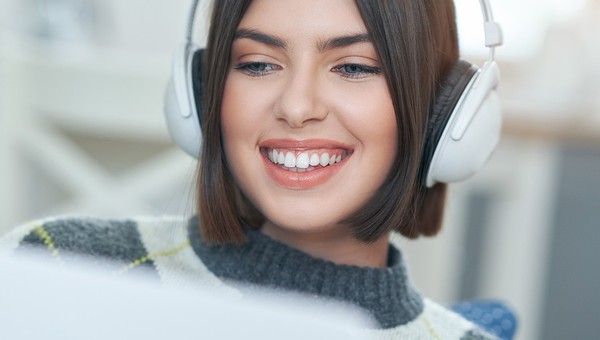 Aplikasi iLab: Fitur Belajar Terbaru EF Adults yang Mengedepankan Teknologi AI