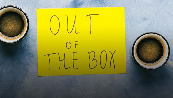  Idiom think outside the box