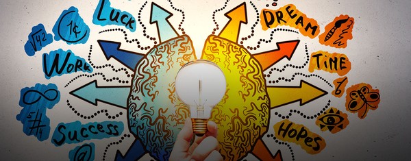 Perbedaan Critical Thinking dan Creative Thinking