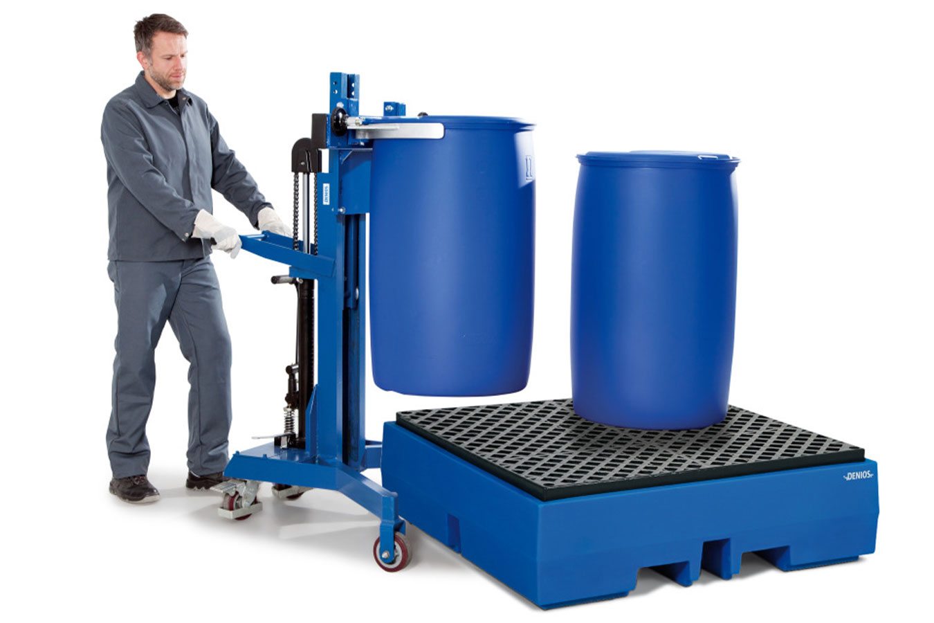 Chassis em V a alimentar europalete pela diagonal sobre bacia de retenção