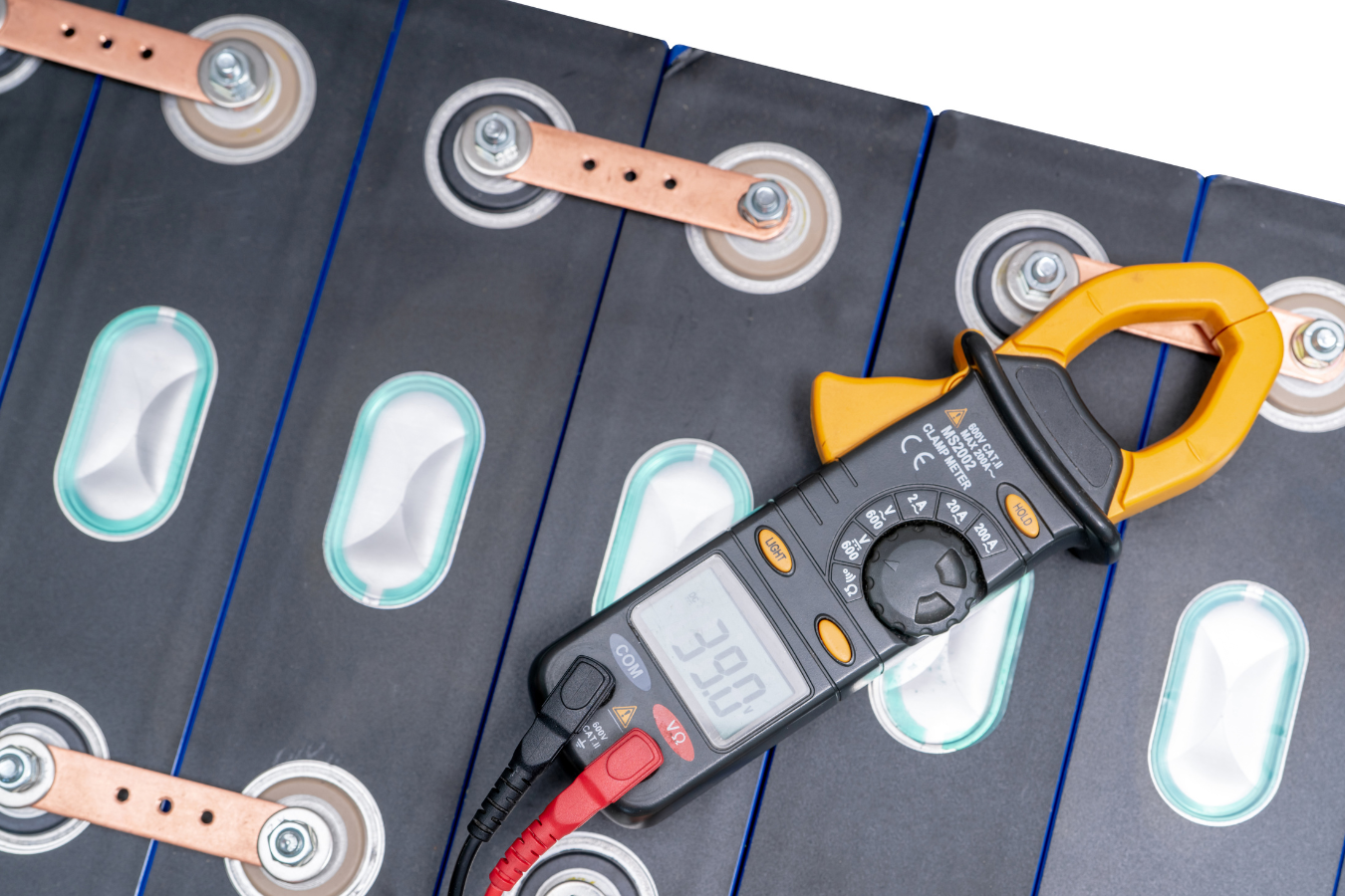 Bezpieczne serwisowanie baterii- zagrożenia i środki ostrożności