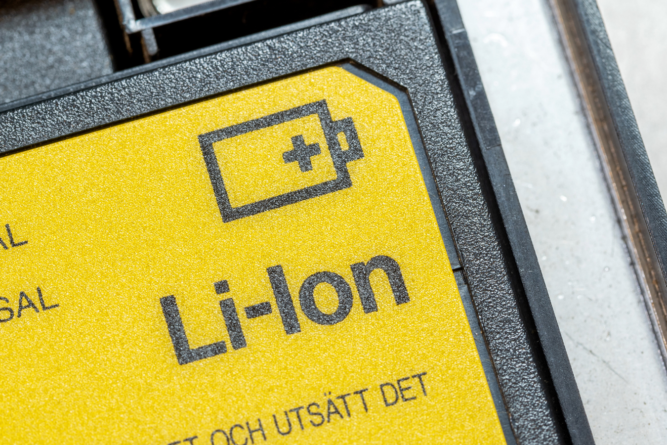 zabezpieczenia przeciwpożarowe dla baterii L-Ion?