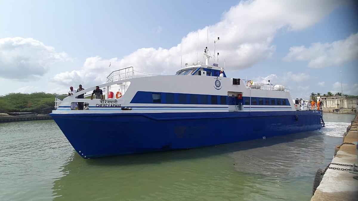Ferry service between Nagapattinam ๐ฎ๐ณ and Kankesanthurai ๐ฑ๐ฐ is set to resume on May 13th, with a round trip cost per passenger of approximately 35,000 LKR.