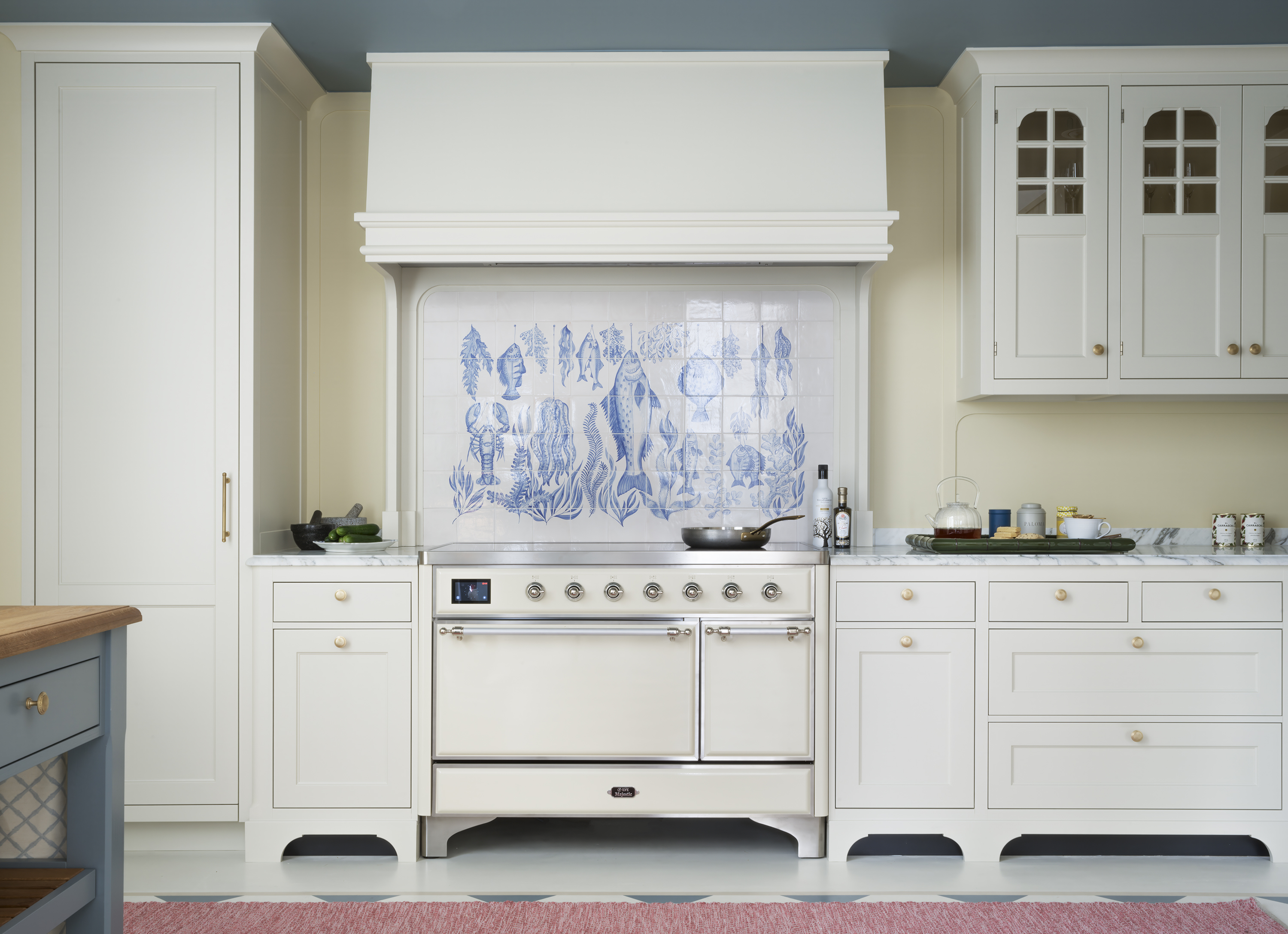 Classic handpainted kitchens from Kvänum – Real Classic in Art