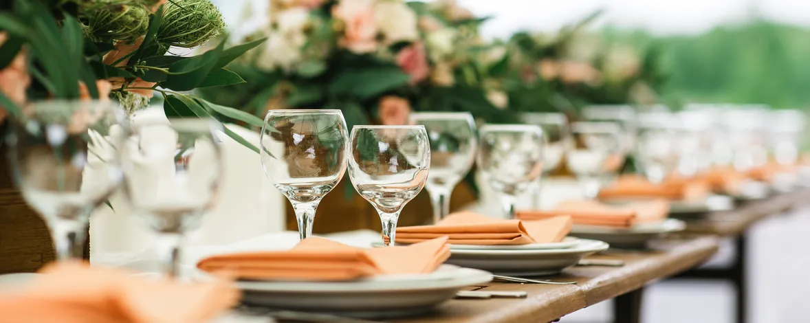 Renting a banquet hall with online bookings