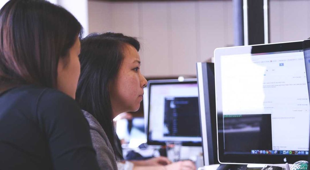 Benefits And Costs Of Pair Programming With A Novice