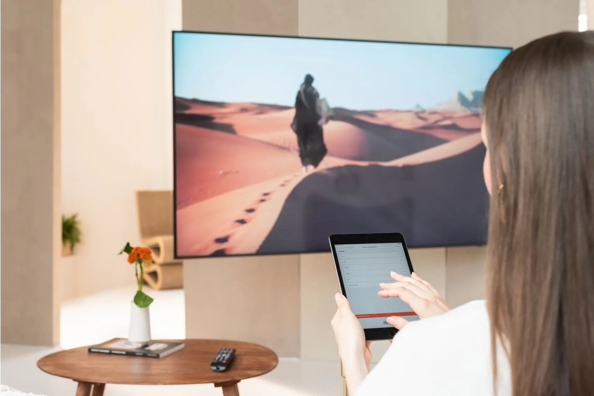 Gönne deinen Augen eine Pause, indem du den Fernseher in Sichthöhe aufhängst | Vogel's