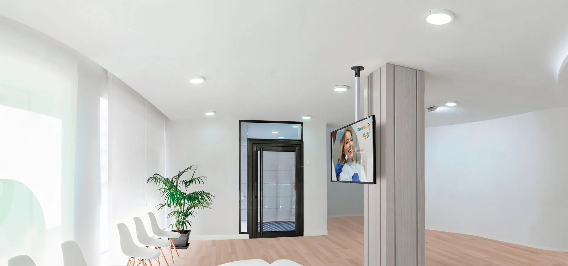 Display plafondbeugel in kamer | Vogel's