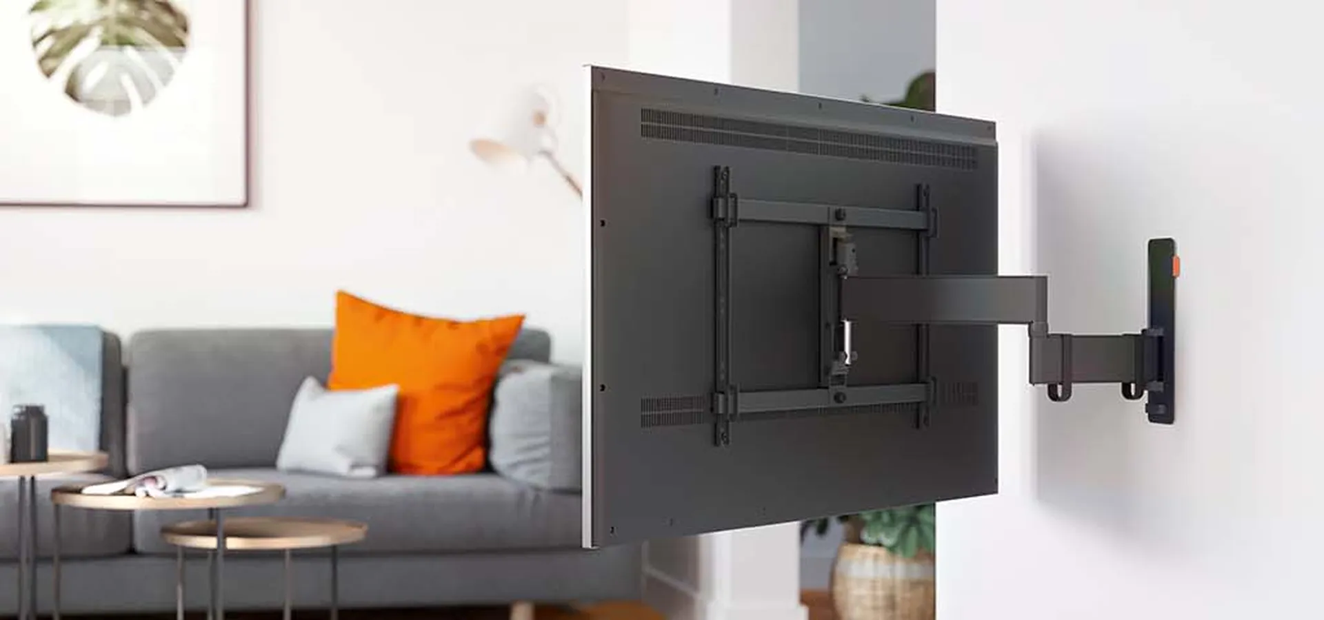 COMFORT Full-Motion TV Mount in living room | Vogel's 