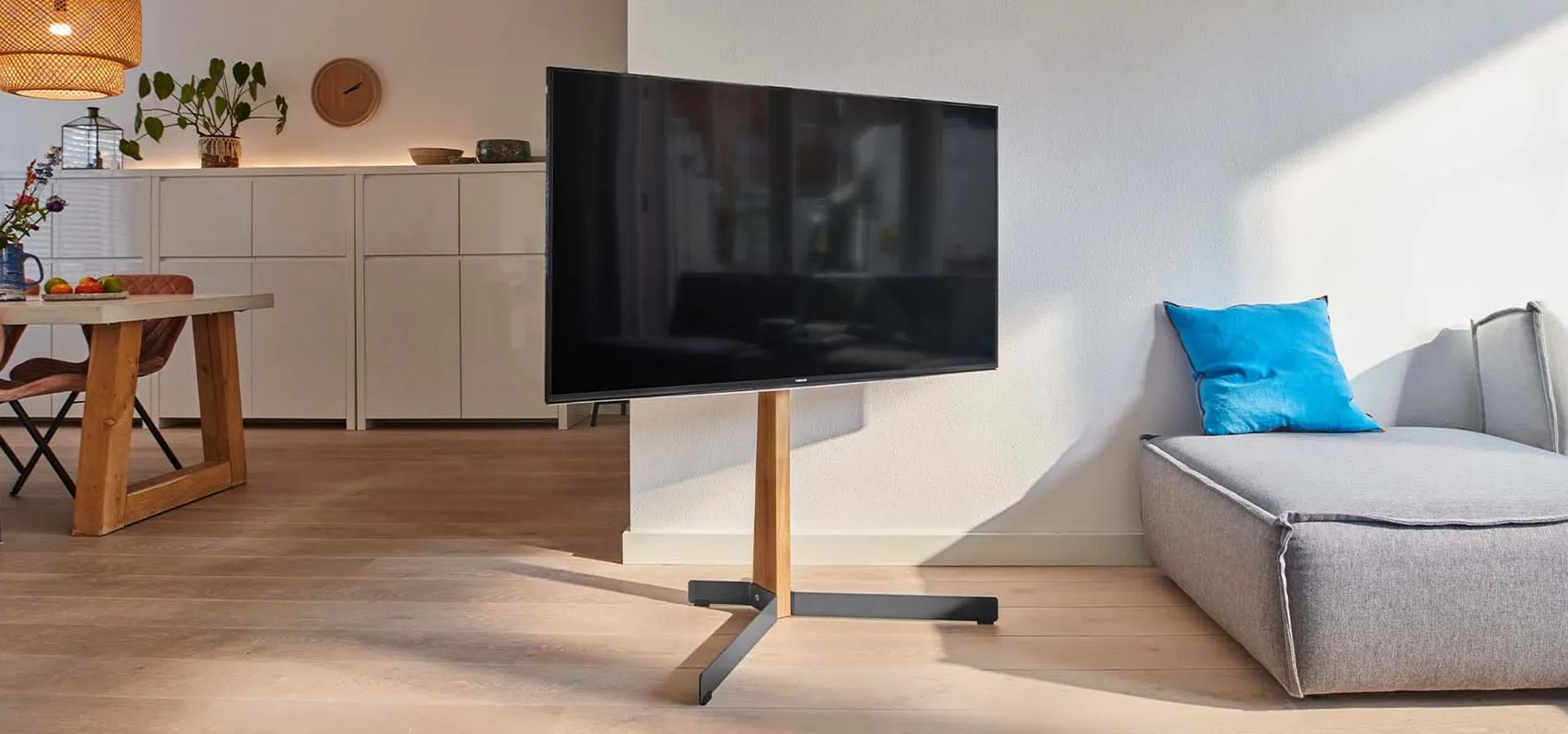 Support TV sur pied | Vogel's