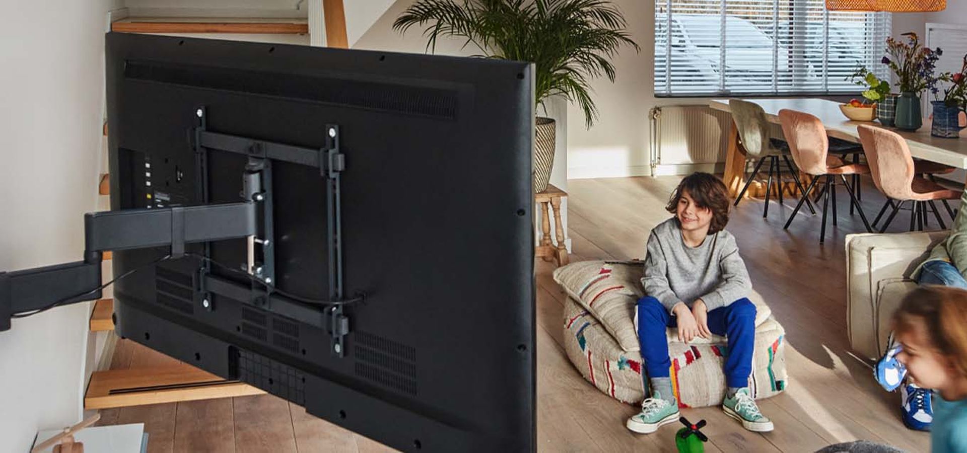 200x200-mm-vesa-adapter-for-ergomart-monitor-arms-stands