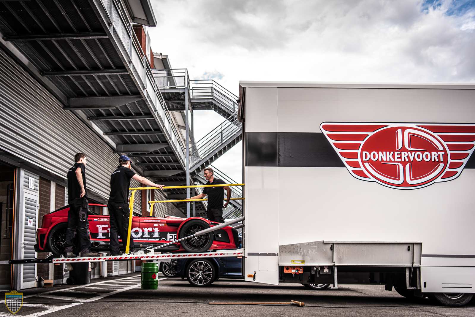 Pick Up & Delivery Service Donkervoort Cars