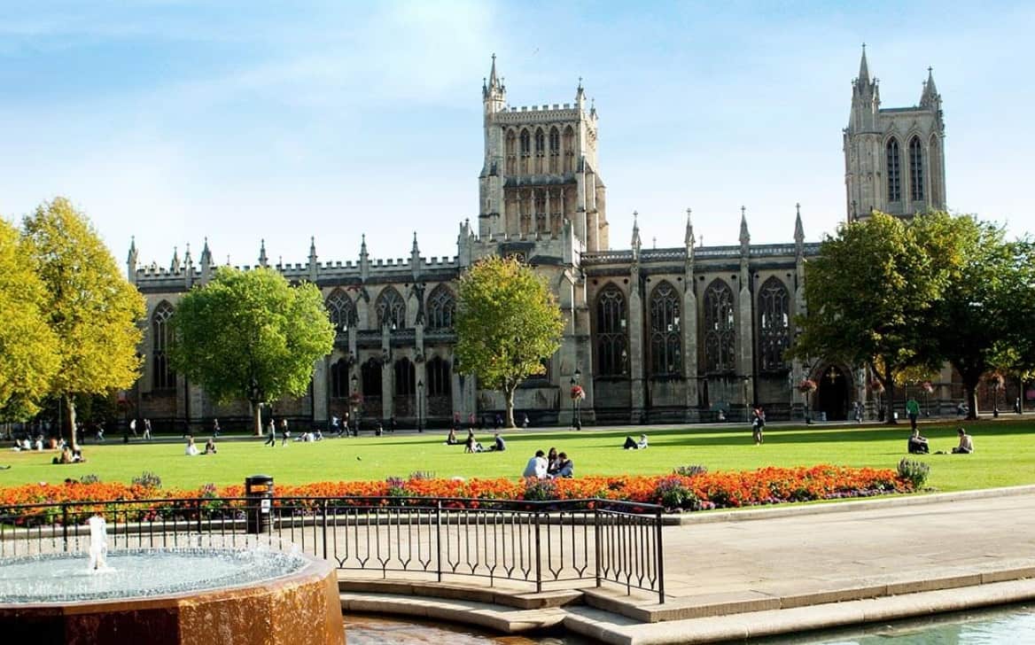 Cursos intensivos de inglés en Bristol