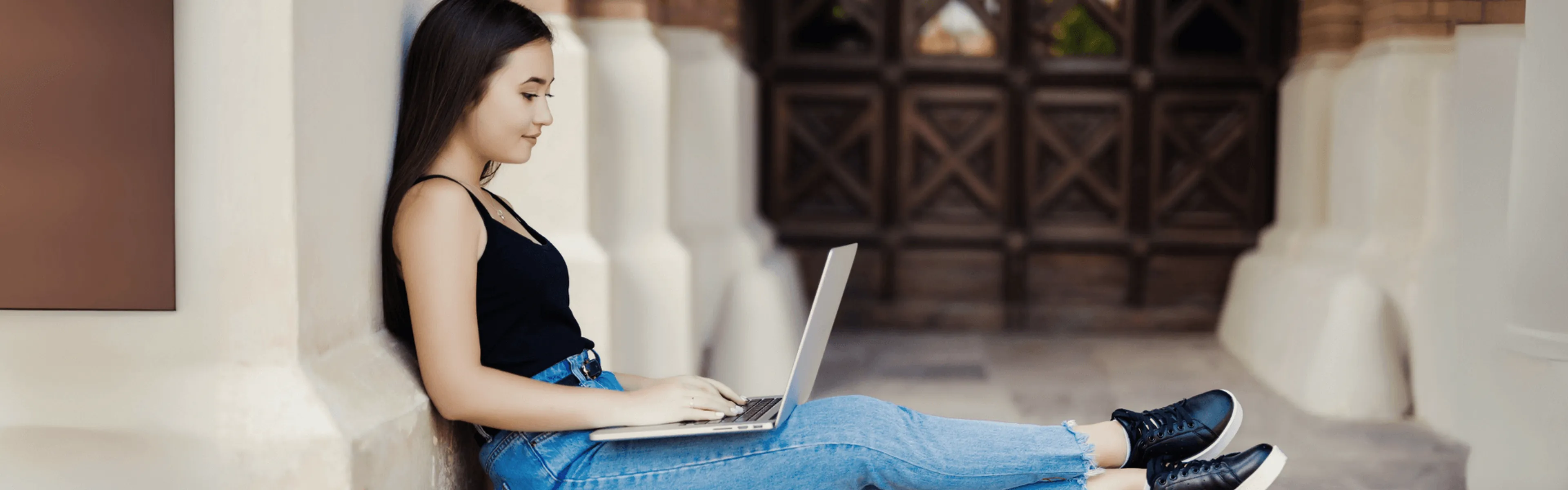 Dubai-Based Student Earns Four UK Law Offers Through Online School