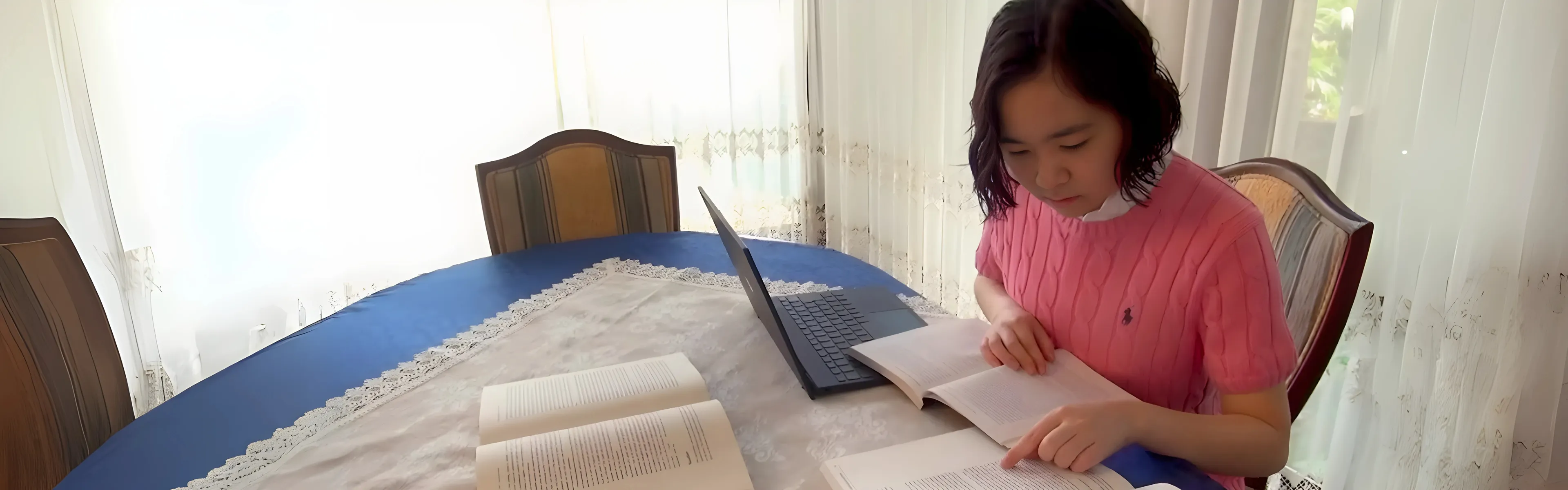 Is Online School the Right Choice for Families Moving to Singapore?
