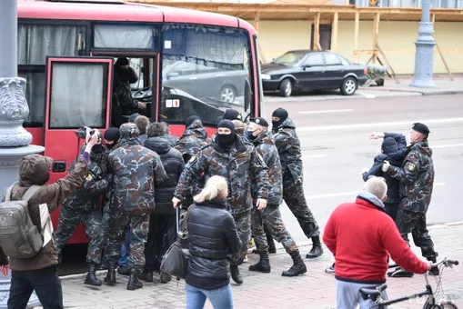 Патрабуем вызваліць арыштаваных і спыніць адміністратыўны пераслед за ўдзел у мірных сходах у маі 2020 года