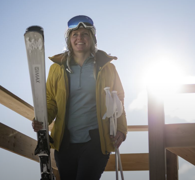 How to layer for skiing and snowboarding. SportPursuit Advice.