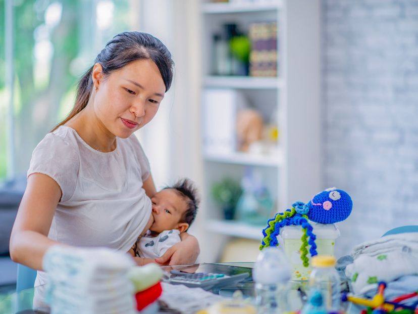 5 Things You Can Do while Breastfeeding to Stay Productive