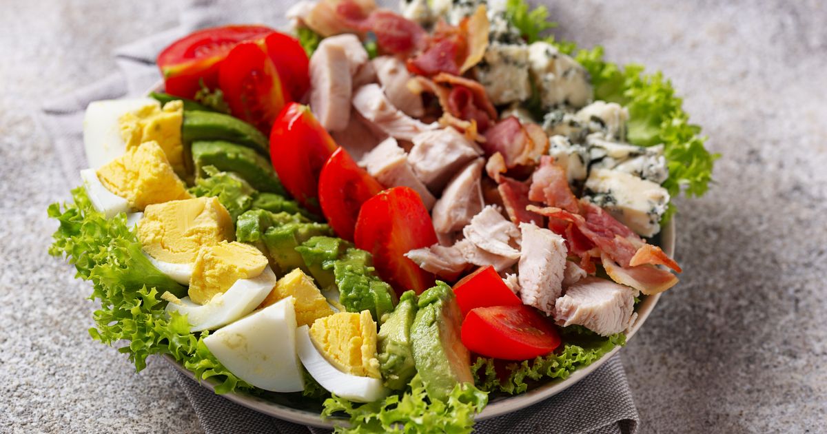Traditional Cobb salad recipe | Faraway Worlds