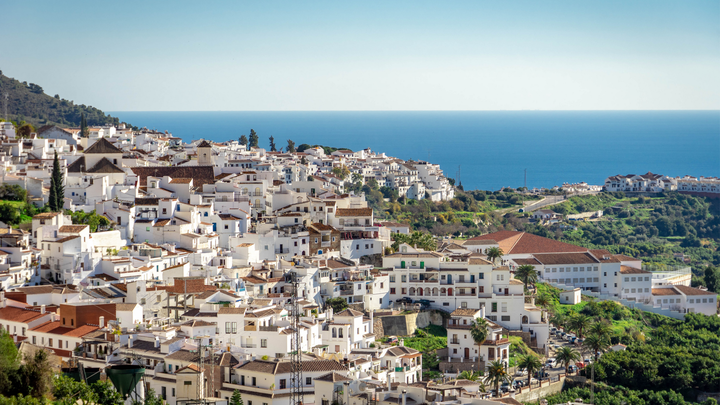 Frigiliana, một ngôi làng Andalusia trắng với tầm nhìn ra Costa del Sol Tây Ban Nha