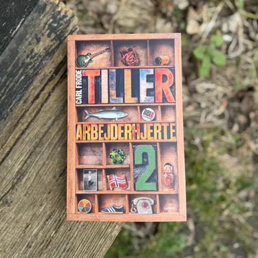 "Carl Frode Tiller skriver med stor indsigt og indlevelse, med både humor og alvor"