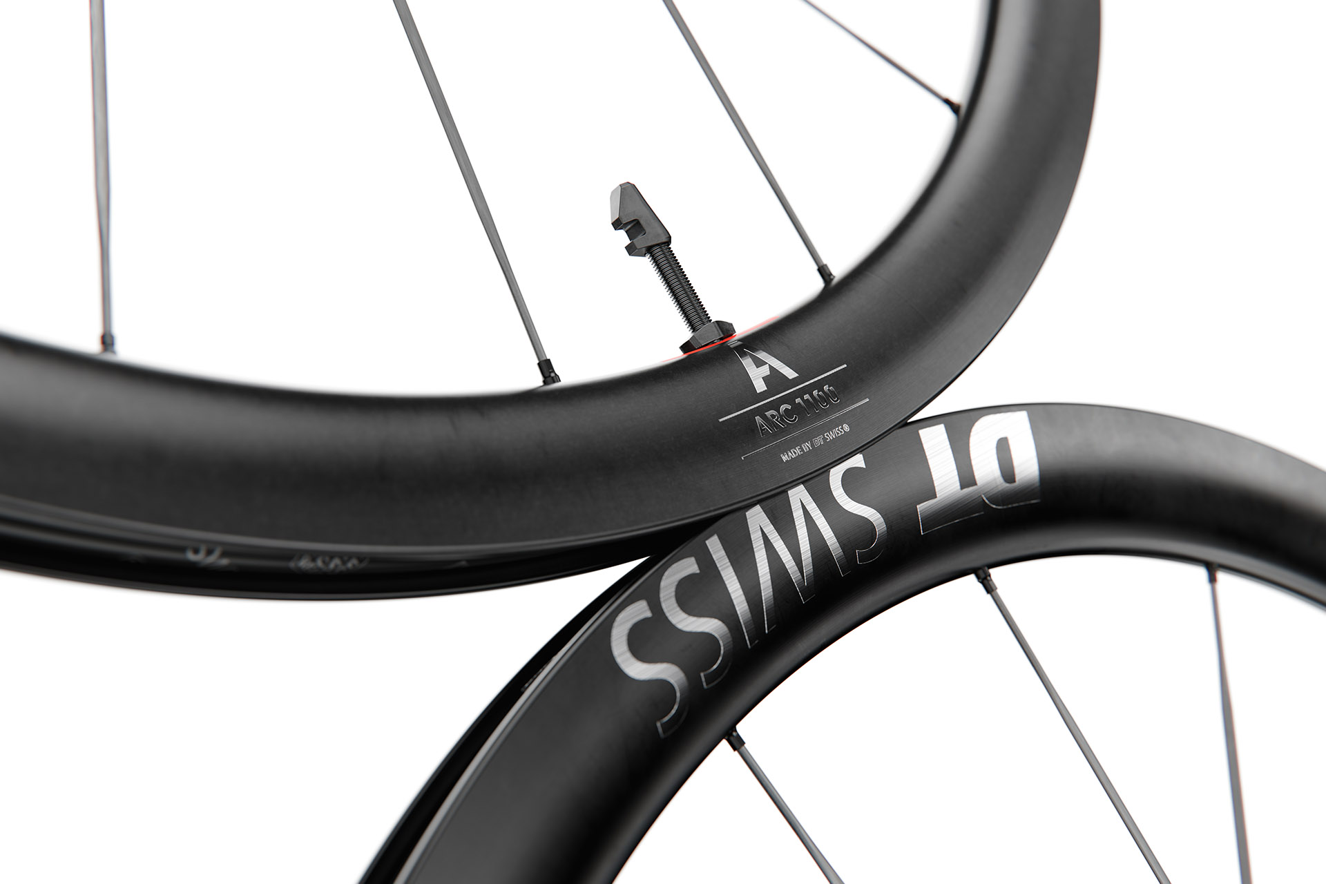 dtswiss_arc_1100_38_cs_the_lightest_way_up_detail_rims_1920px.jpg