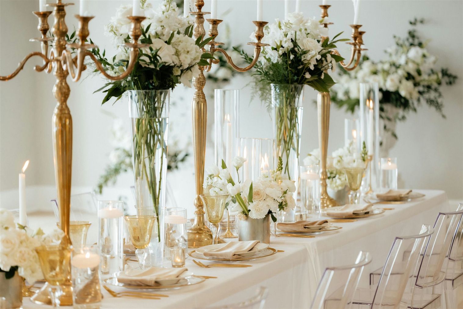 white centerpieces