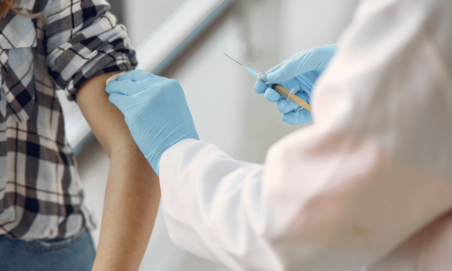 vaccination by doctor