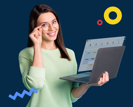 a teacher with a laptop with Reservio calendar