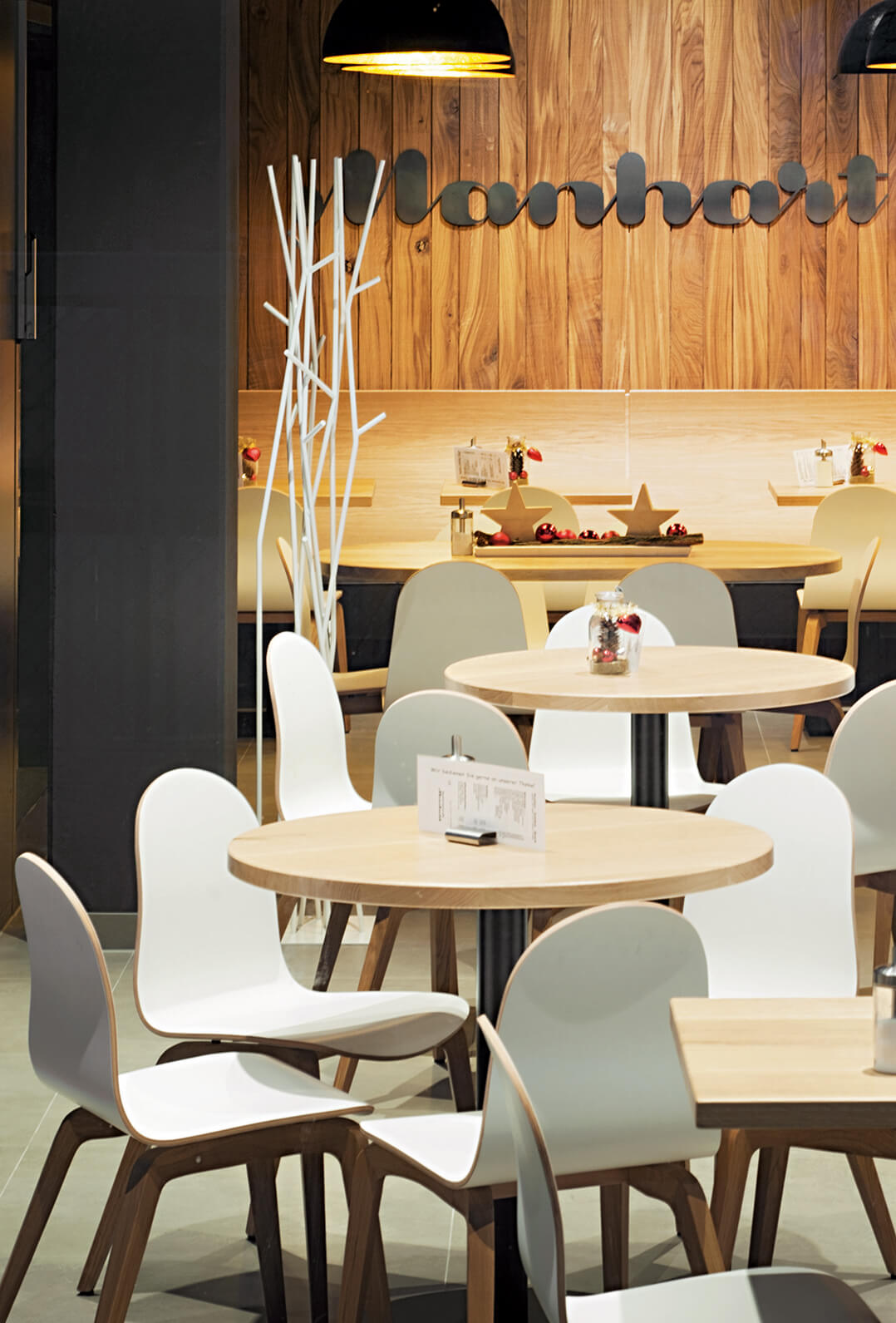 Chaises à coque pour votre restaurant ou hôtel