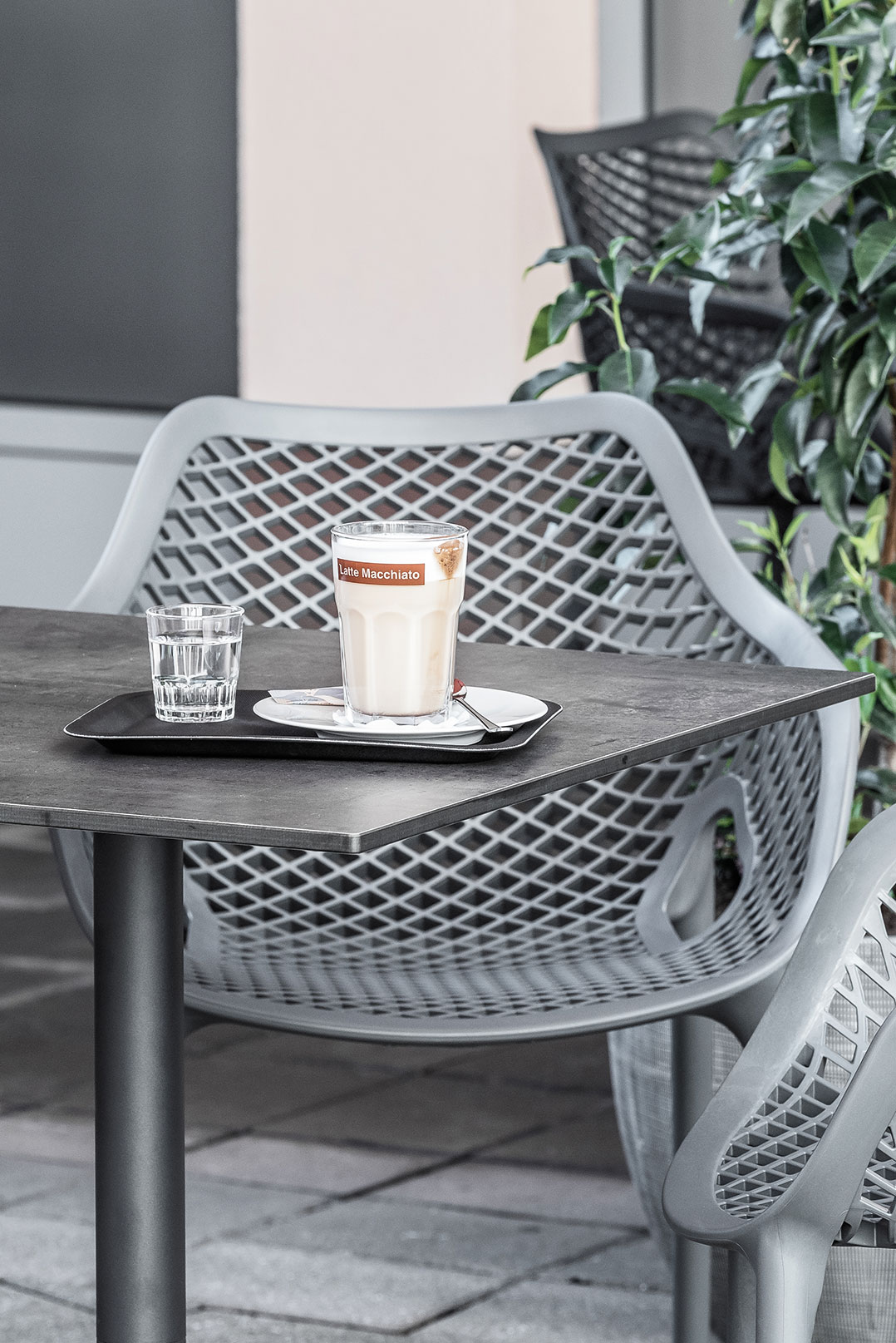 Plateaux de table résistants aux intempéries pour votre restaurant ou hôtel