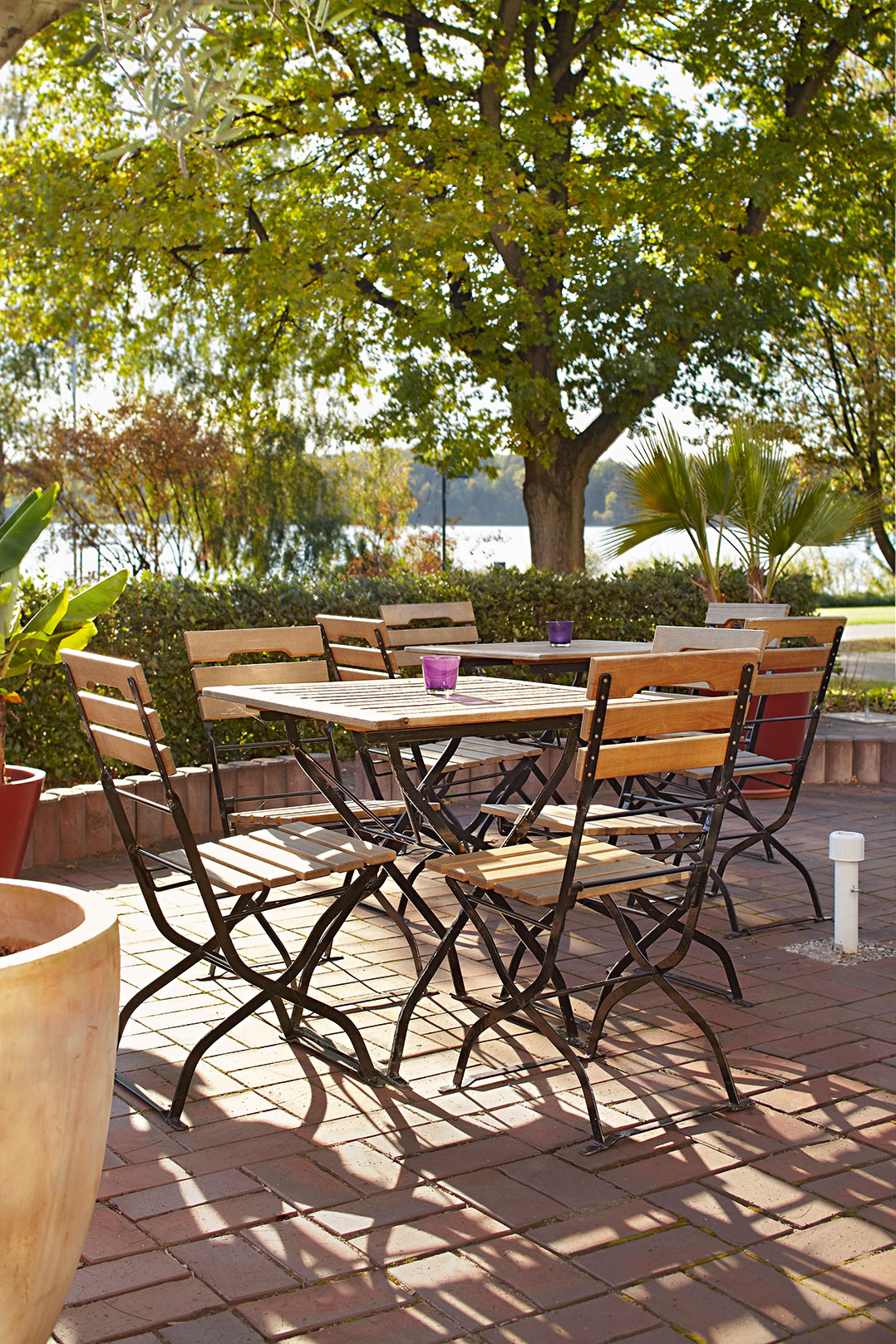 Outdoor Folding tables for your restaurant or hotel