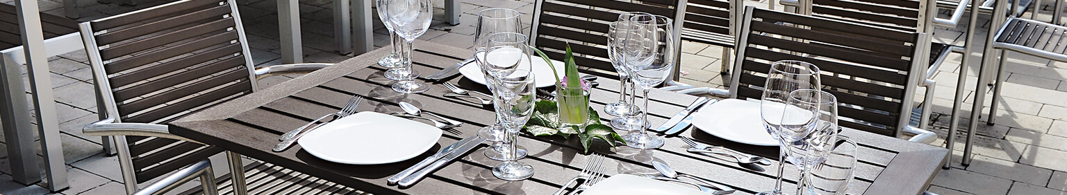 Plateaux de table résistants aux intempéries pour votre restaurant ou hôtel