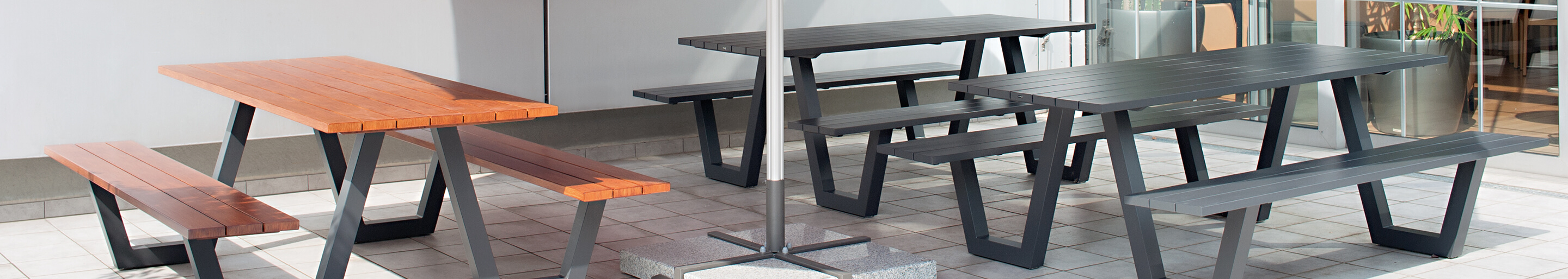 Combinaisons Tables/Bancs pour votre restaurant ou hôtel
