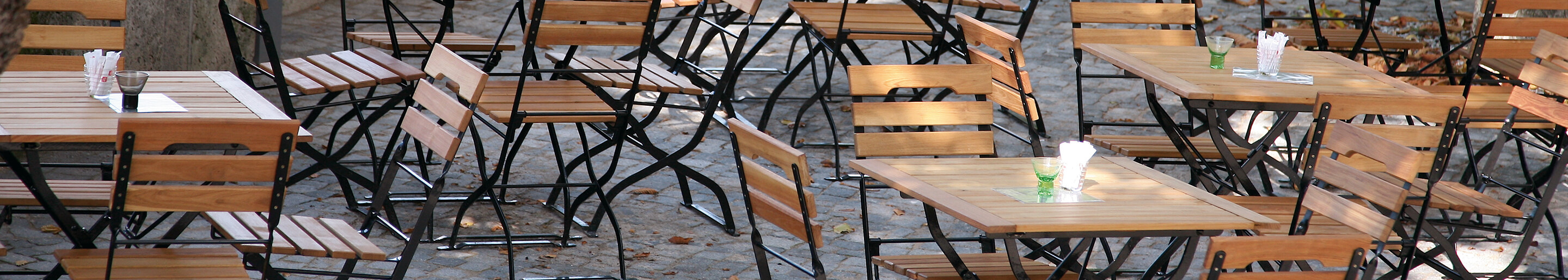 Outdoor Folding tables for your restaurant or hotel